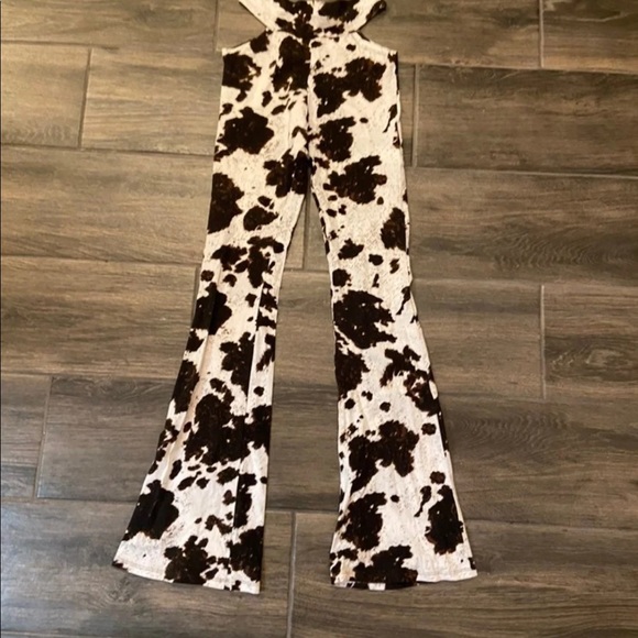 {SOLD}Motel rocks cow print - Picture 3 of 5